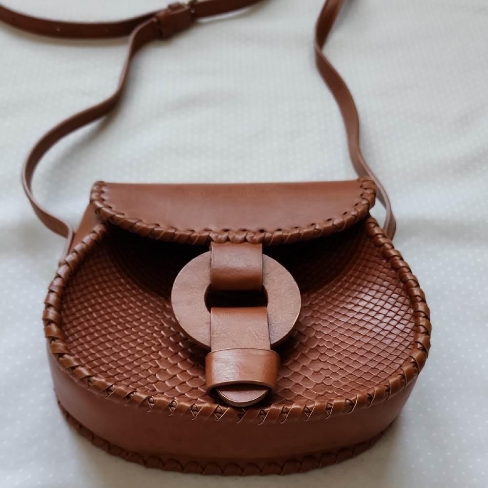 Elegant Brown Leather Crossbody Bag
